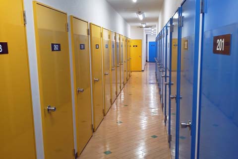 1号館フロア きれいな小部屋増設しました